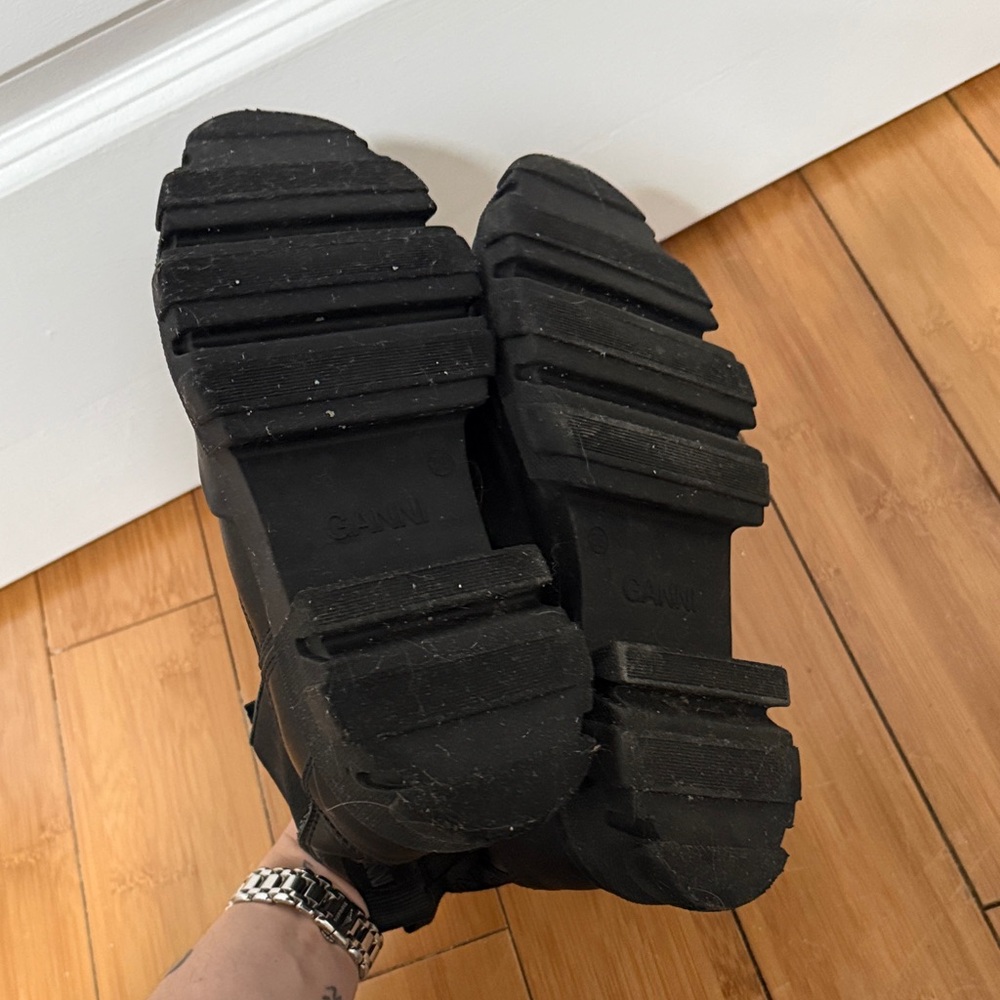 Ganni Cleated Low Chelsea Black Boots - Picture 6 of 7